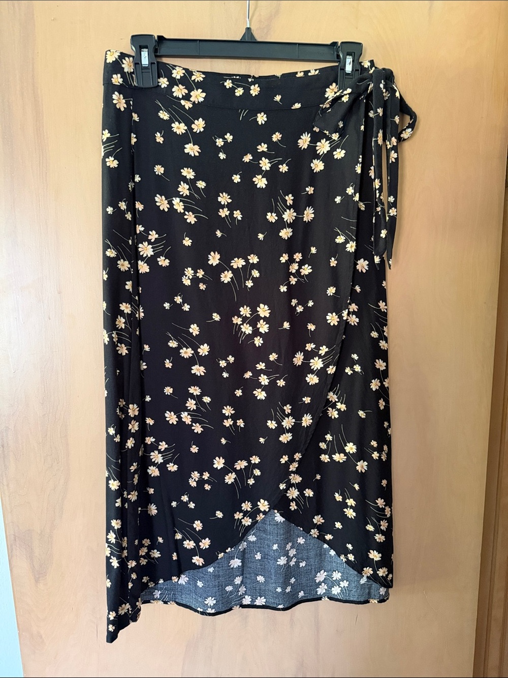 American Eagle Outfitters Black Wrap Skirt with Daisy Print